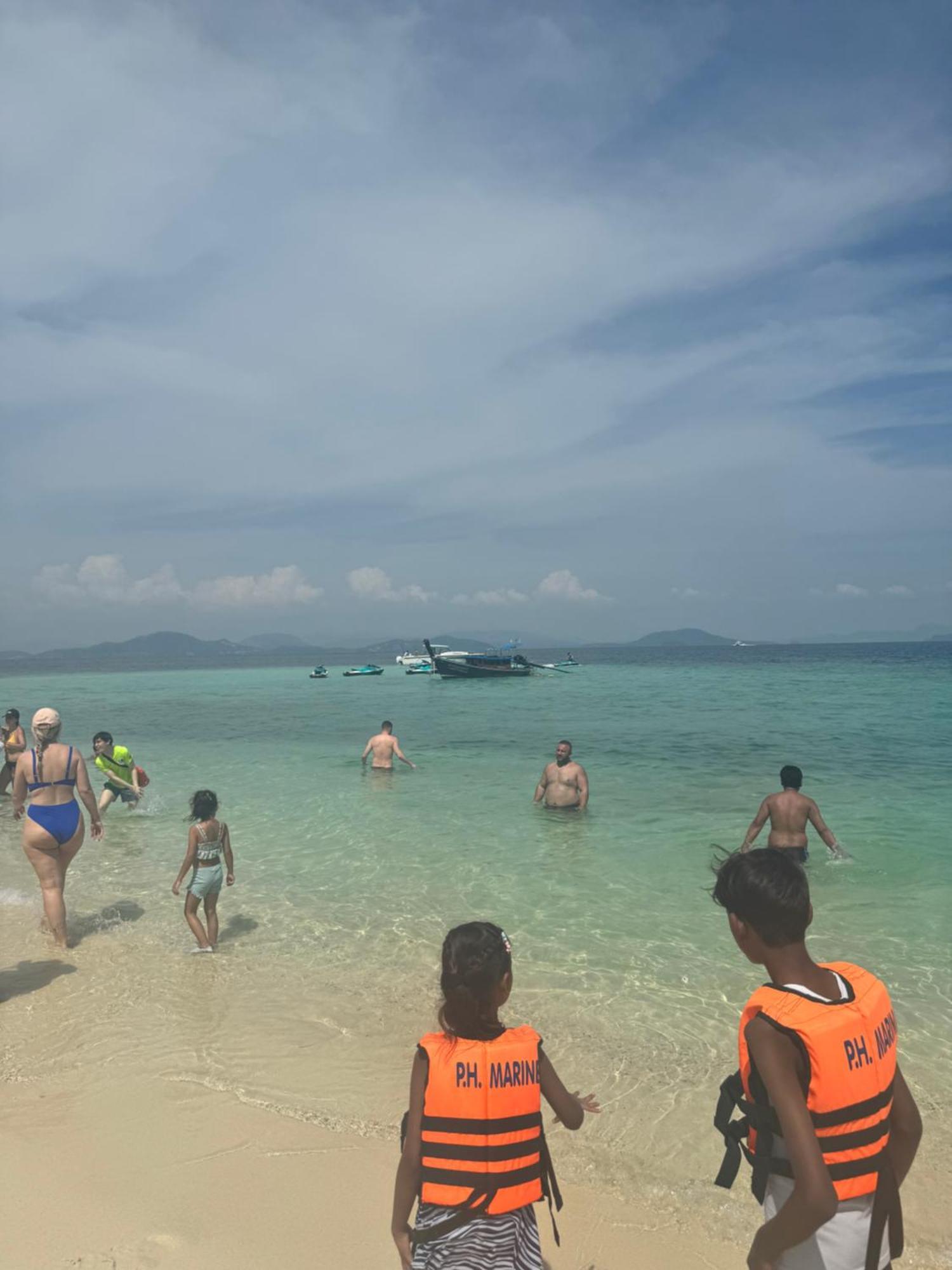 Hack Patong Beach Hotel Bagian luar foto