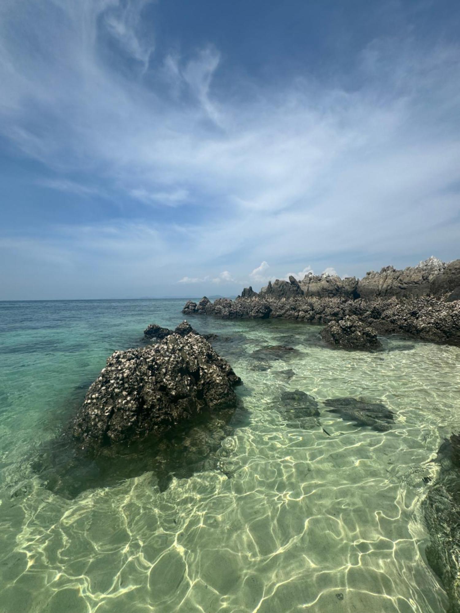 Hack Patong Beach Hotel Bagian luar foto