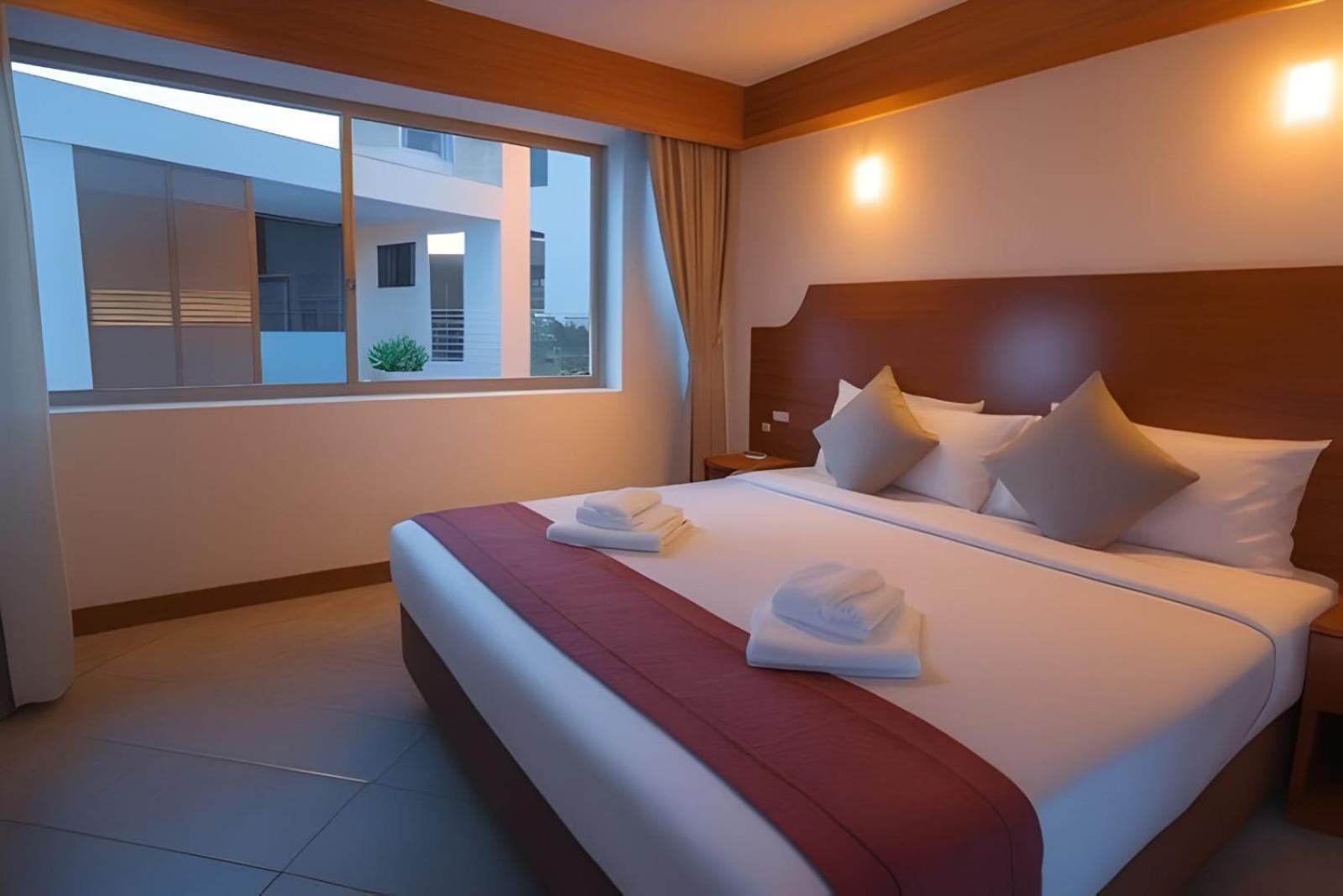 Hack Patong Beach Hotel Bagian luar foto