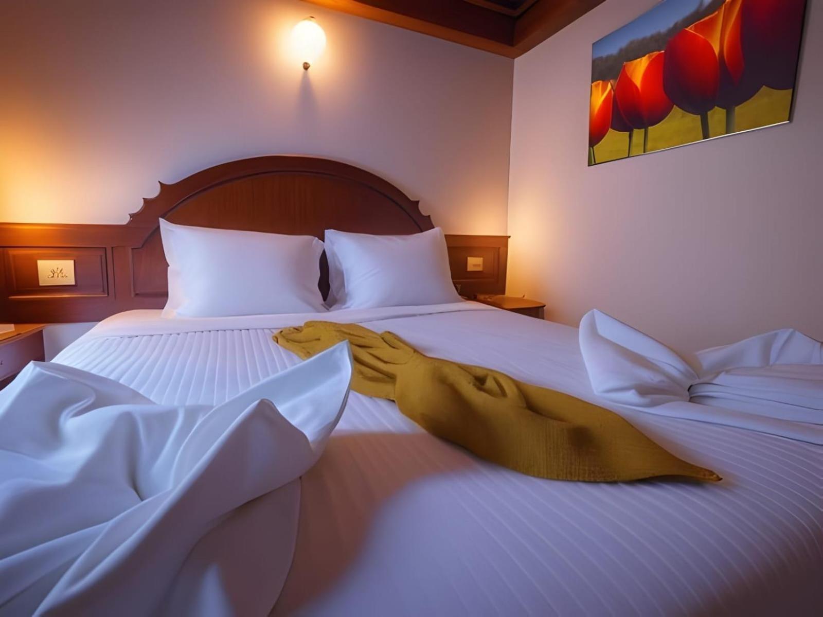 Hack Patong Beach Hotel Bagian luar foto