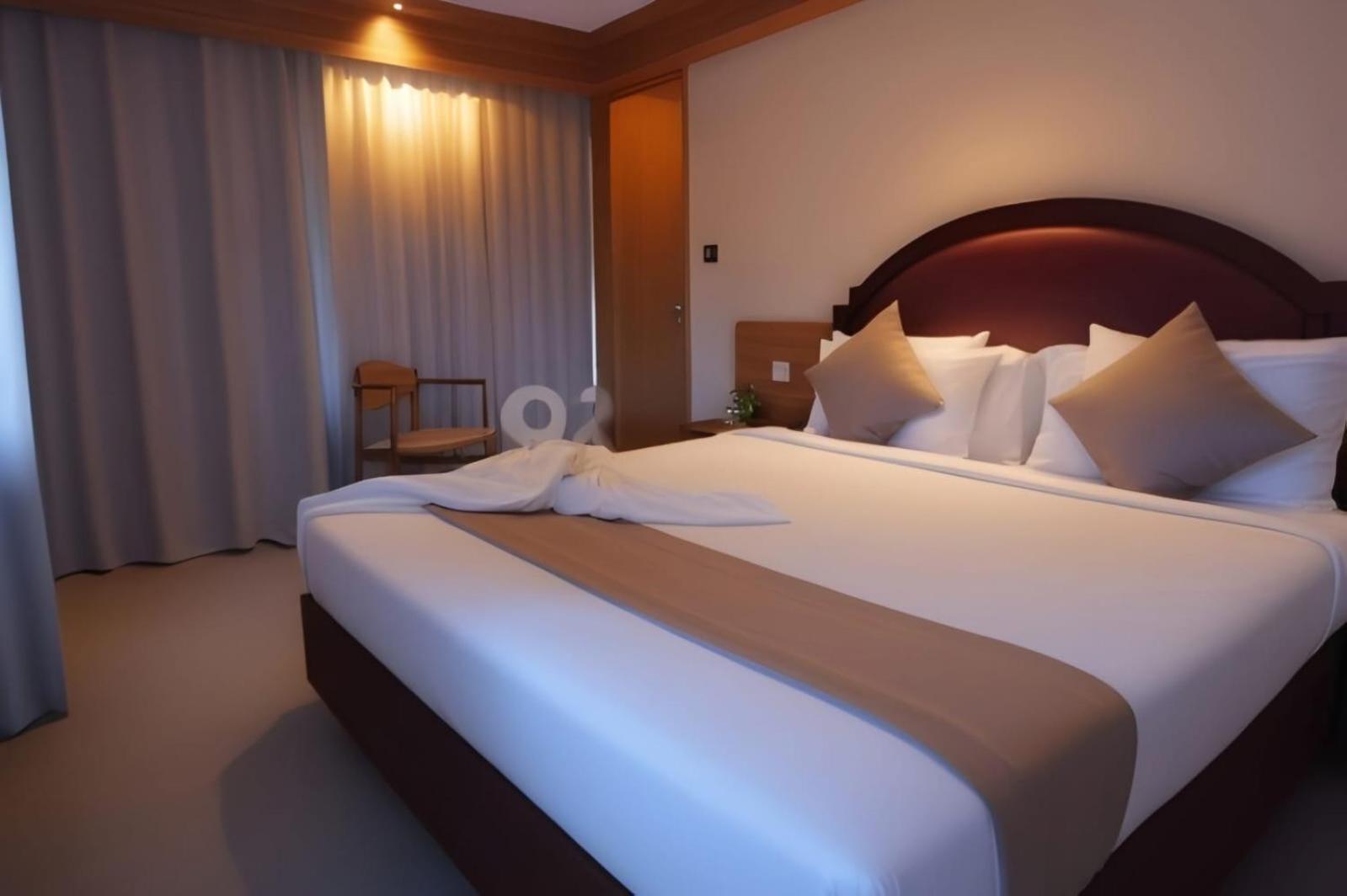 Hack Patong Beach Hotel Bagian luar foto